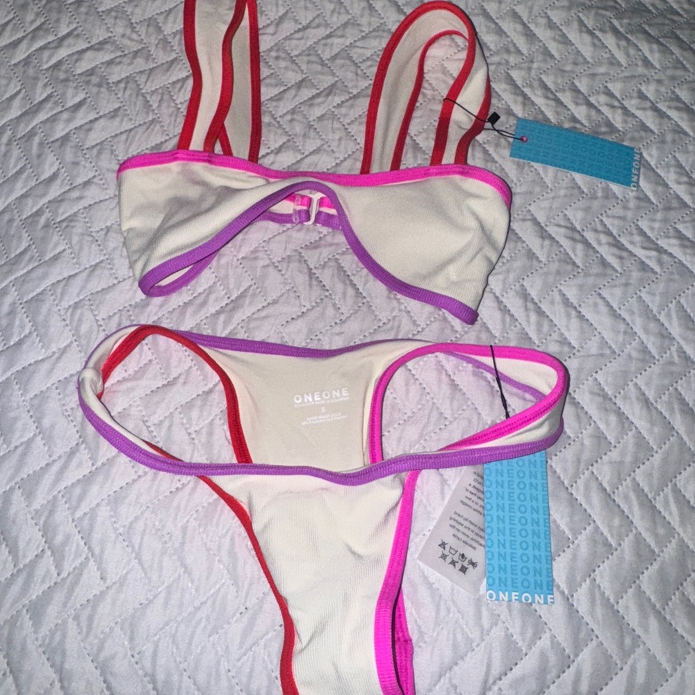 OneOne Swimsuit Bikini Set